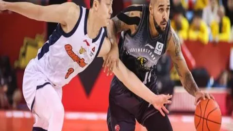 国安11轮击败武汉，巴坎布双响逆转，埃弗拉空叹无力回天